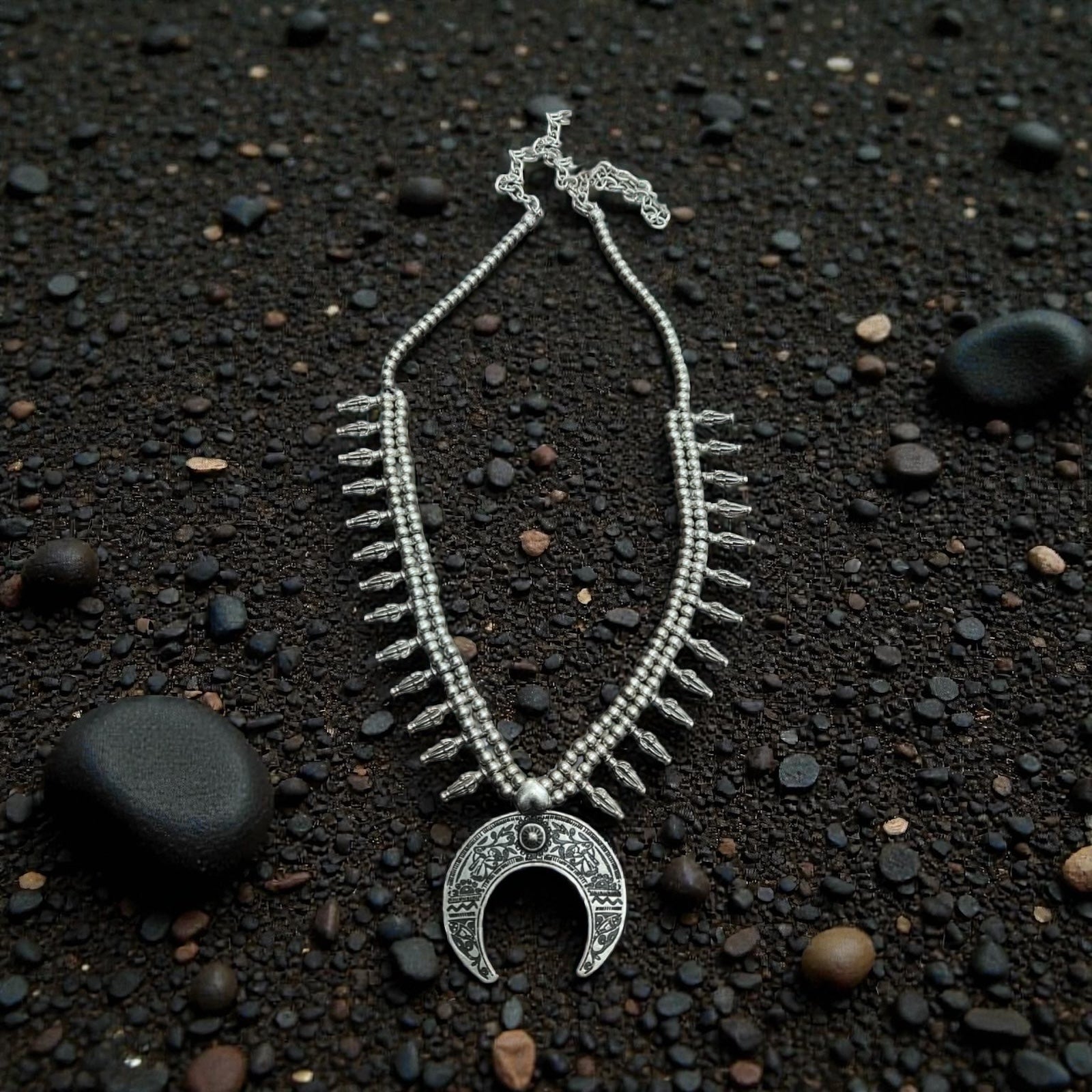 Collar Moon