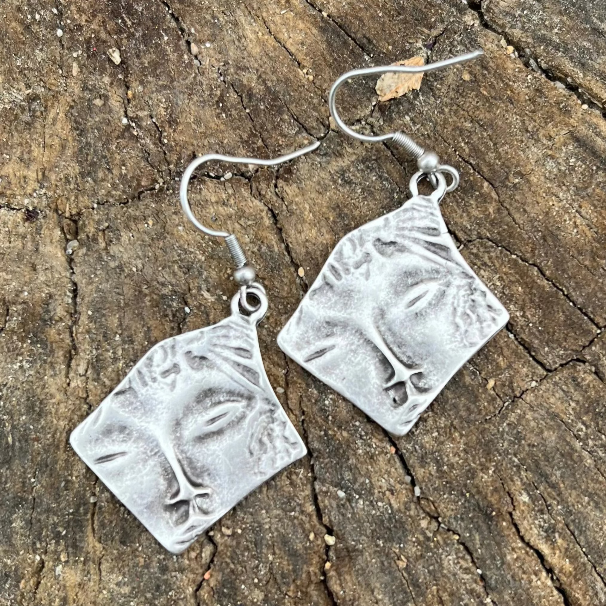 Pendientes Buda