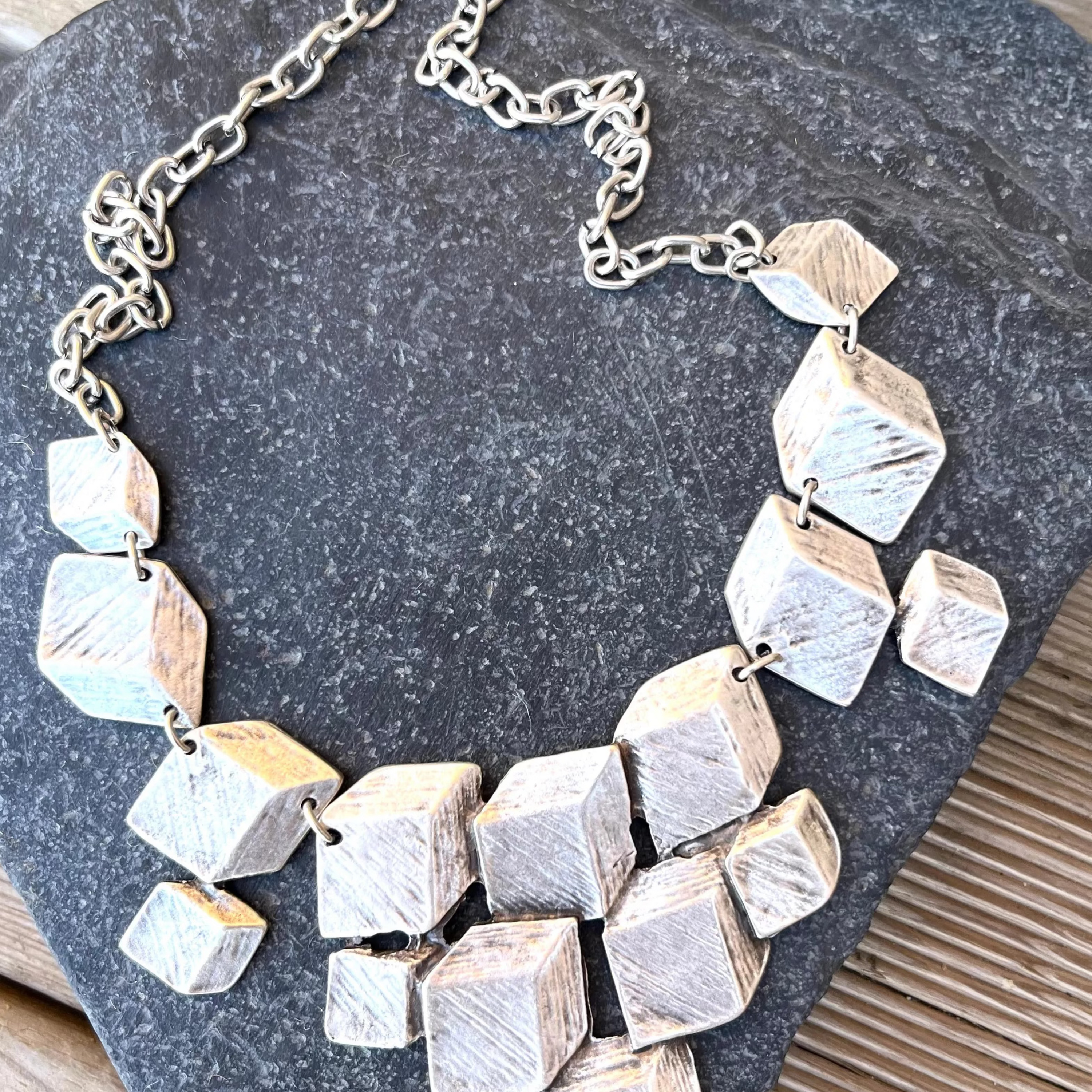 Collar Cubos
